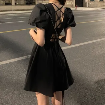 Črna backless obleko žensk poletje 2021 novo francosko mehurček rokavi majhen pas slim ocvrte Ulica krilo